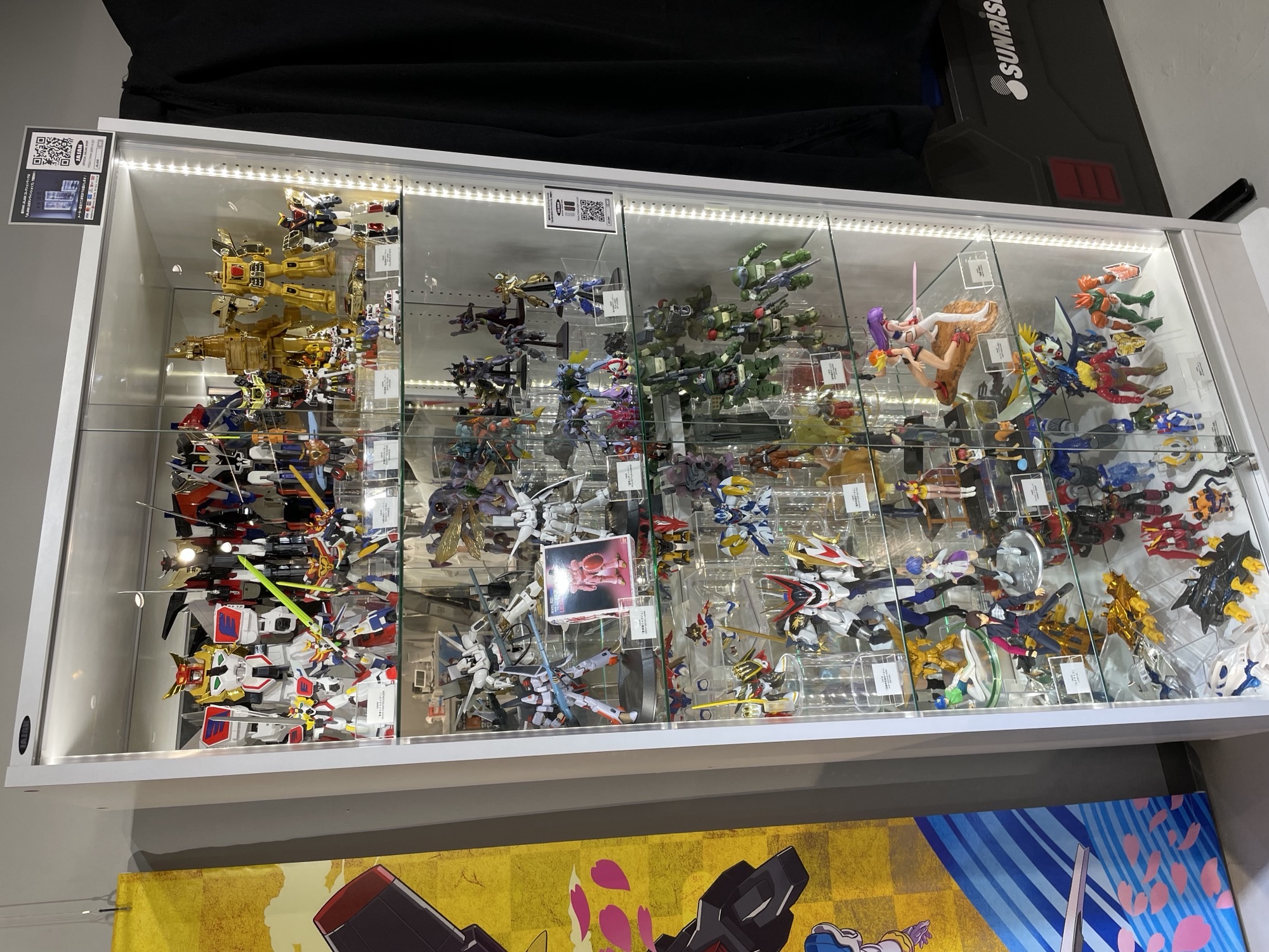 『バンダイナムコ Cross Store東京』 さんにてコレクションラックをご使用いただいています!